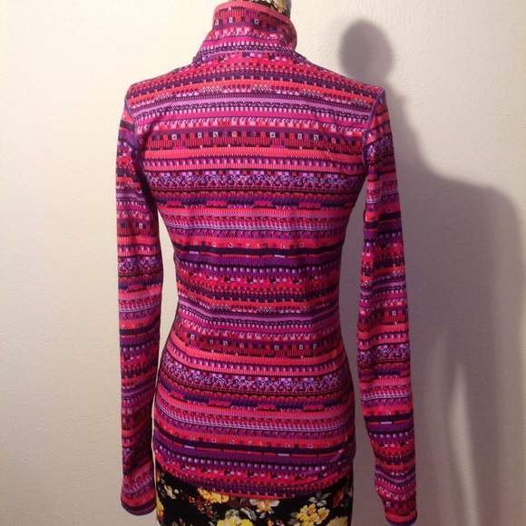 Nike pro multicolor workout jacket😍 - Picture 4 of 5